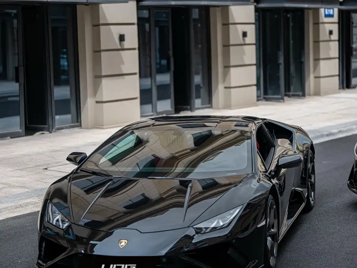 LAMBORGHINI HURACÁN