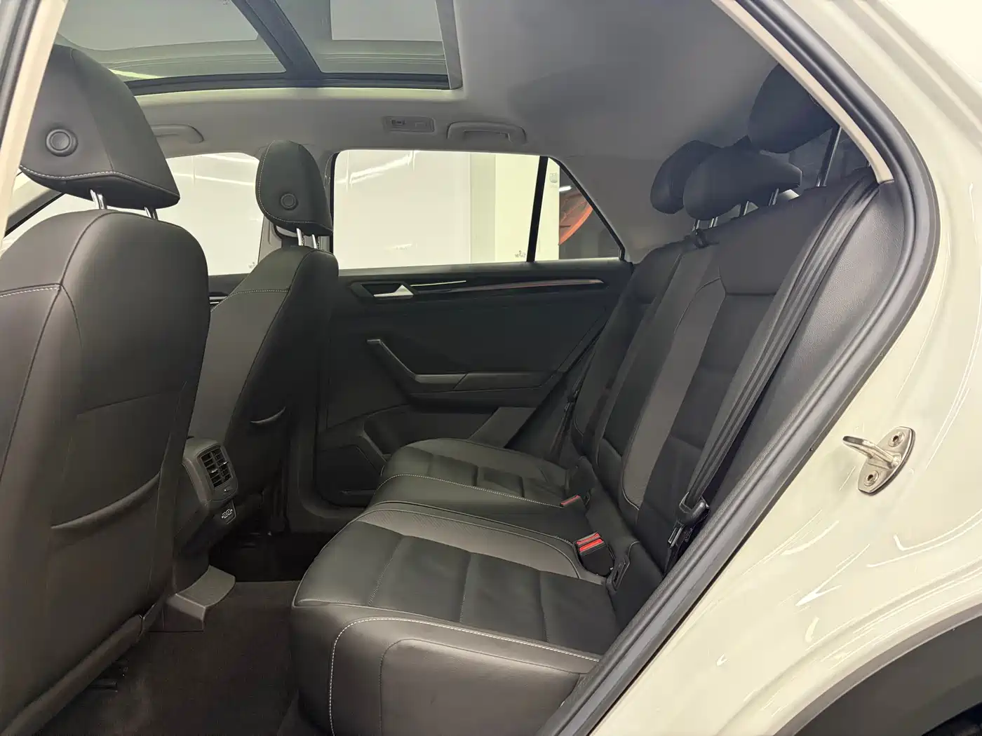 VOLKSWAGEN T ROC EXPLORING SONGS