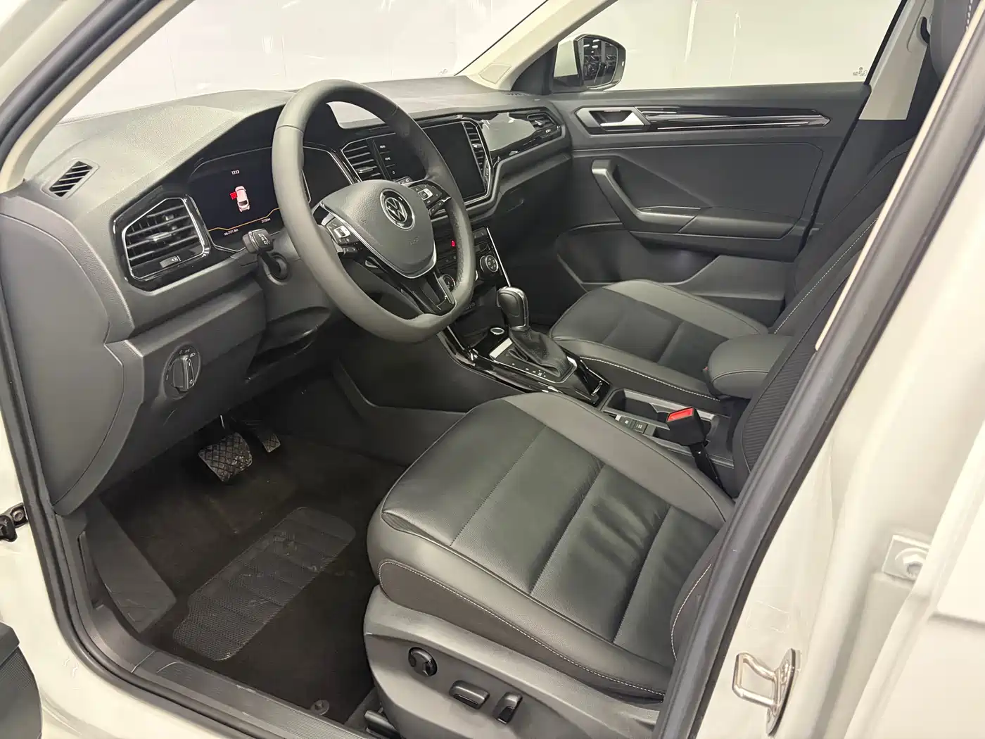 VOLKSWAGEN T ROC EXPLORING SONGS