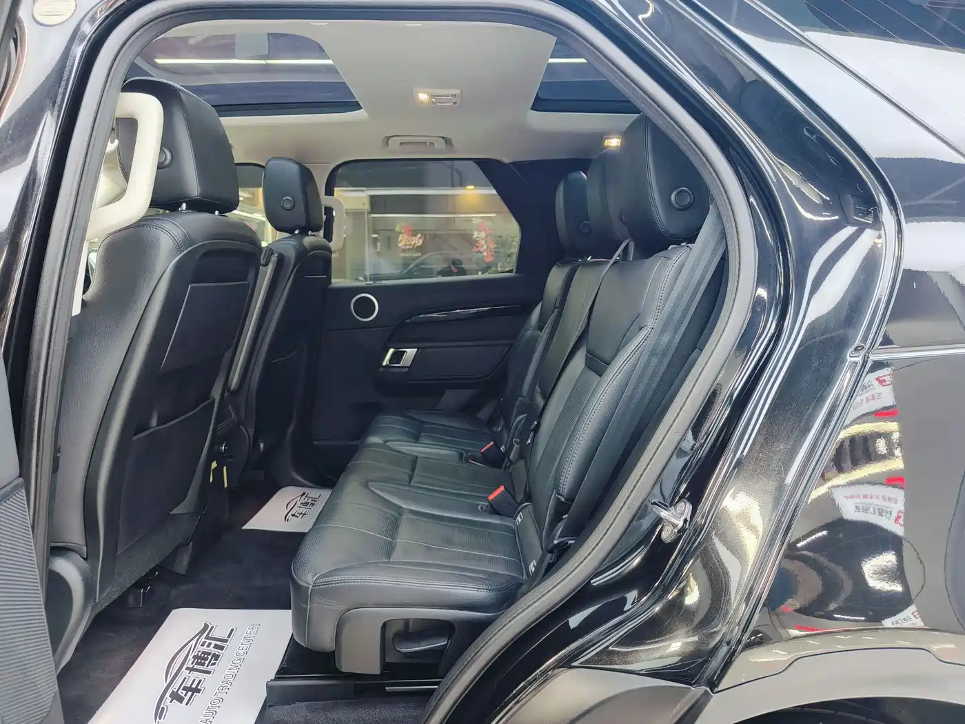 Land Rover Discovery 2019 3.0 SC V6 SE фото 9