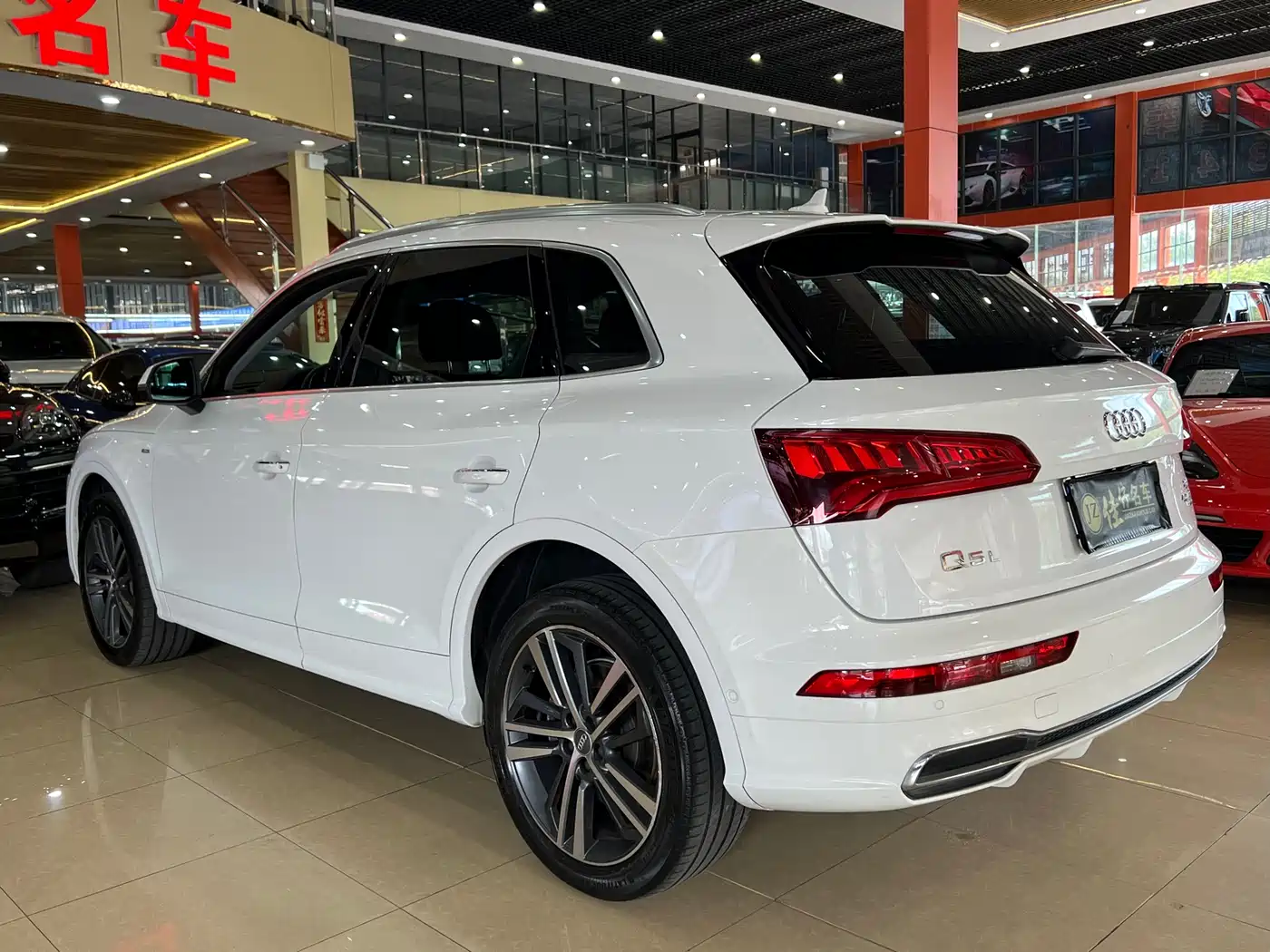 Audi Q5L 2020 40 TFSI Prestige Fashion фото 6
