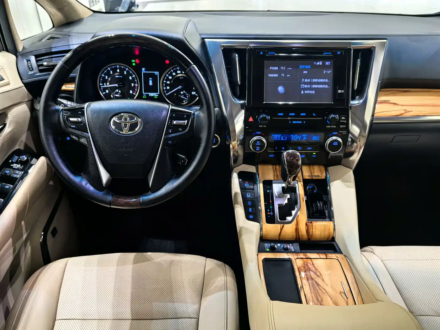 Toyota Alphard 2019 Hybrid 2.5L Premium Edition фото 4