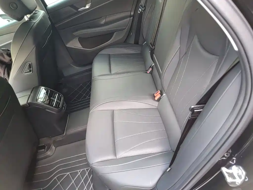 Volkswagen Passat 2025 2025 Pro 380TSI Dragon Glory Edition