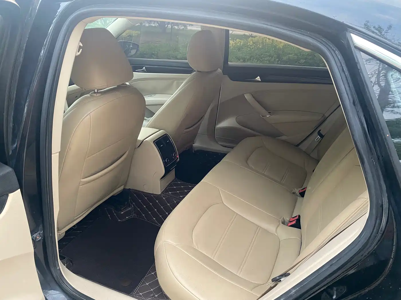 Volkswagen Passat 2013 1.8TSI DSG Government Procurement Edition фото 5