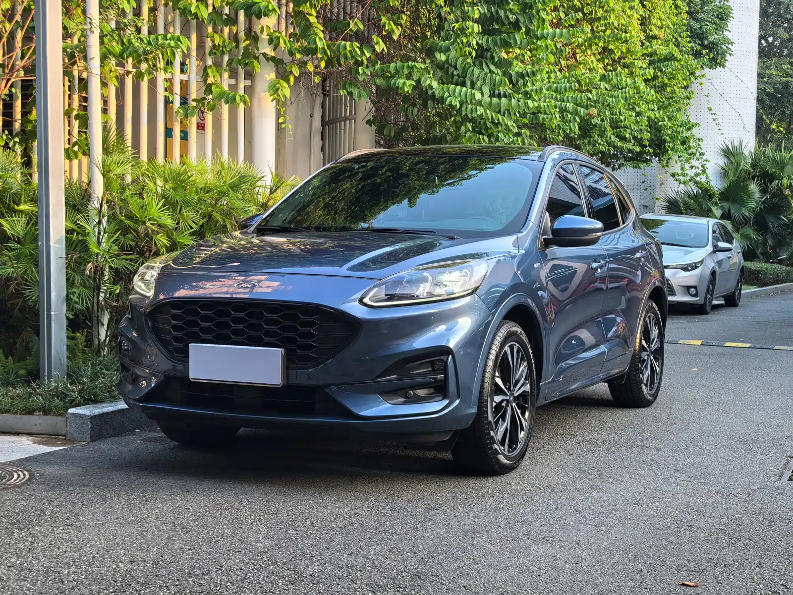 Photo 1 - Ford Escape