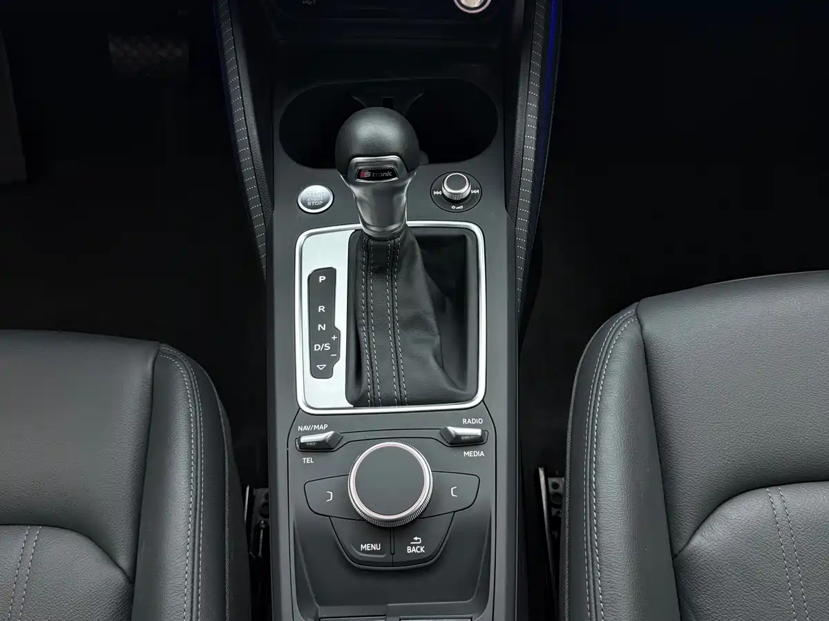 Audi Q2L 2023 2022 35 TFSI Fashion Elegance