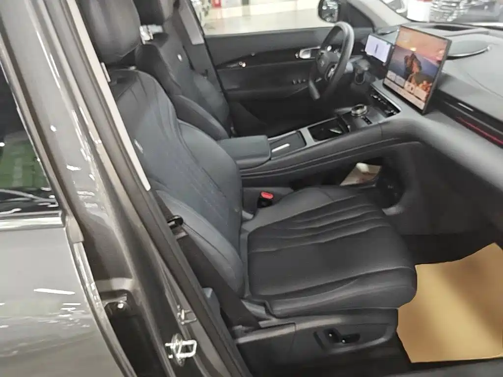 Photo 25 - Geely Galaxy Galaxy E5