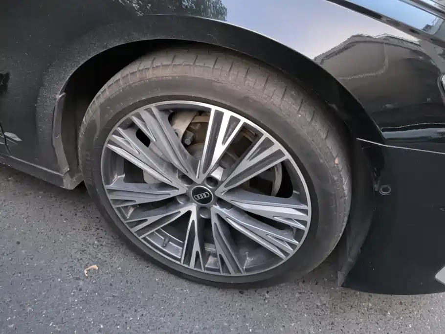 Photo 6 - Audi A6L