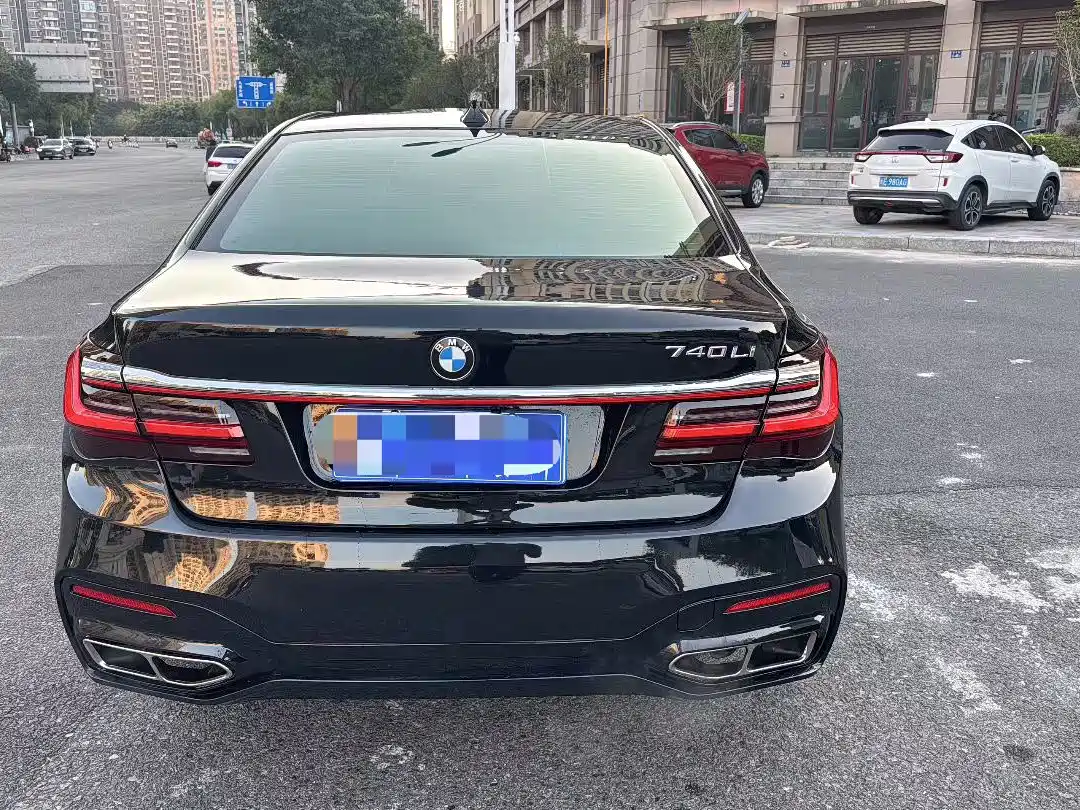 BMW 7 Series 2009 Model 740Li Leading Edition фото 7