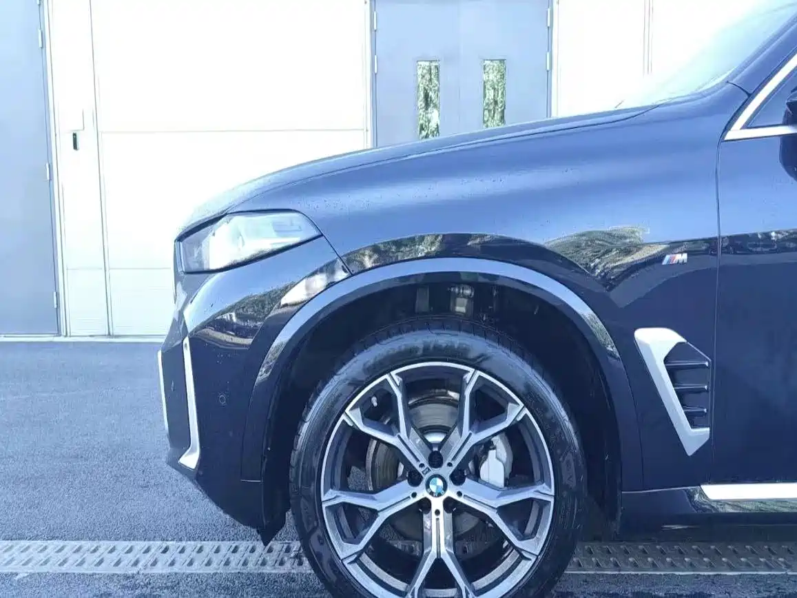 BMW X5 2026 2025 Model xDrive 30Li Exclusive M Sport Blackout Package