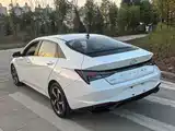 Фото 17 - Hyundai Elantra