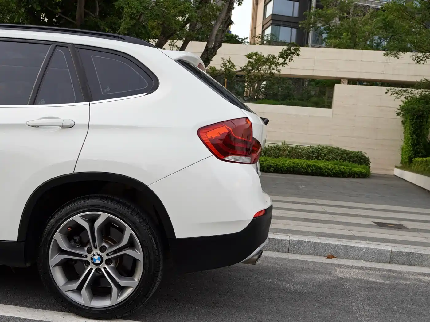 BMW X1 (Import) 2010 2010 xDrive28i