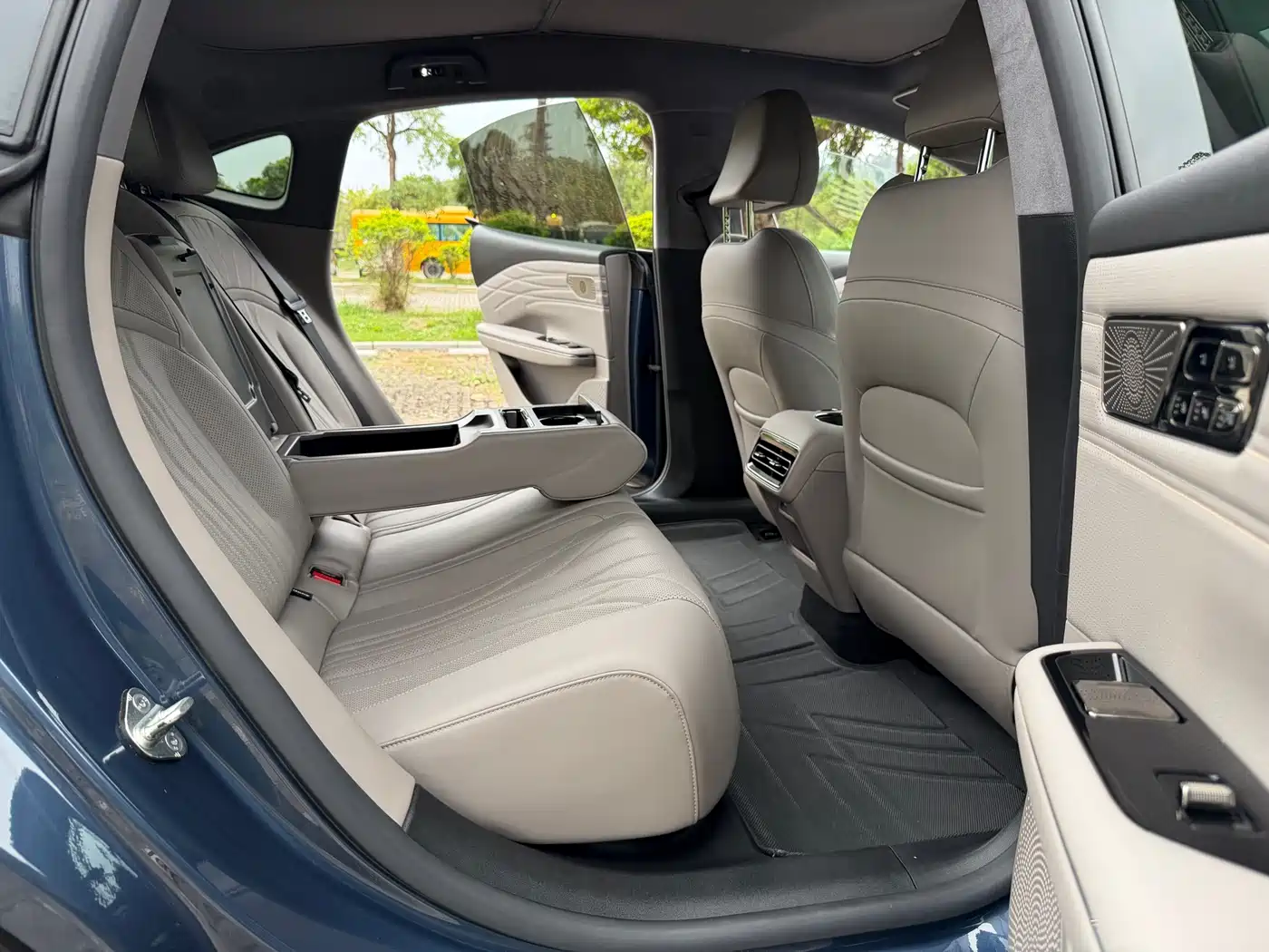 GEELY GALAXY GALAXY SPARKLE 8