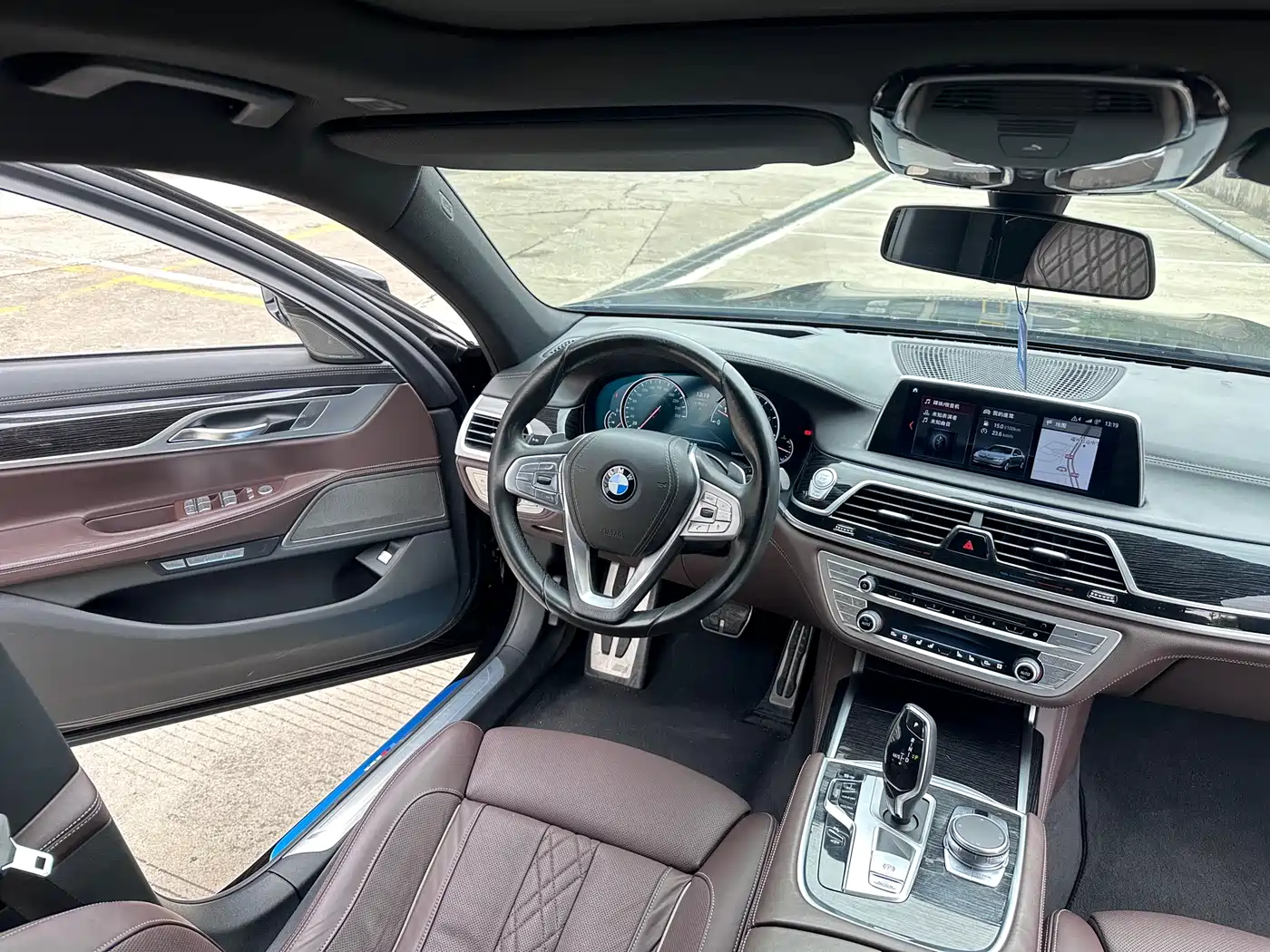 BMW 7 Series 2018 740Li Leading Type M Sport Package фото 10