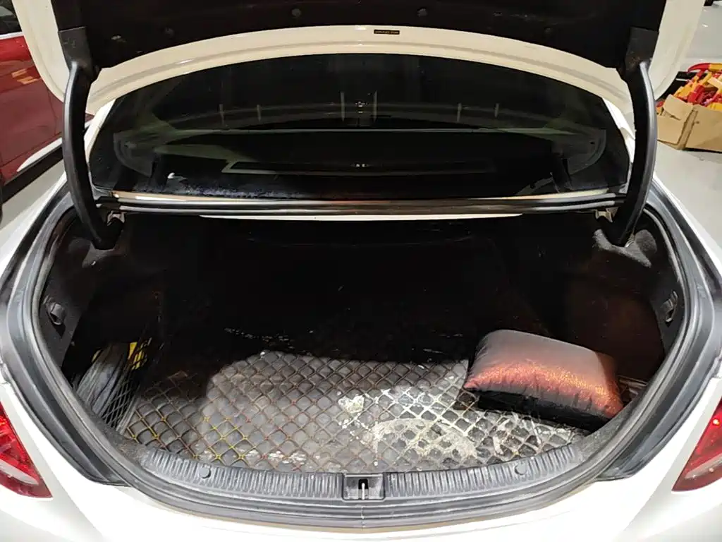 Photo 22 - Mercedes-Benz C-Class