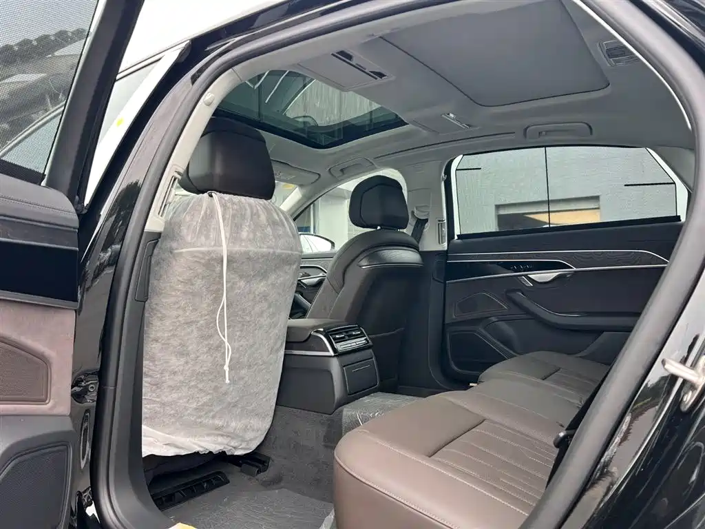 Audi A8 2025 A8L 45 TFSI quattro Luxury фото 9