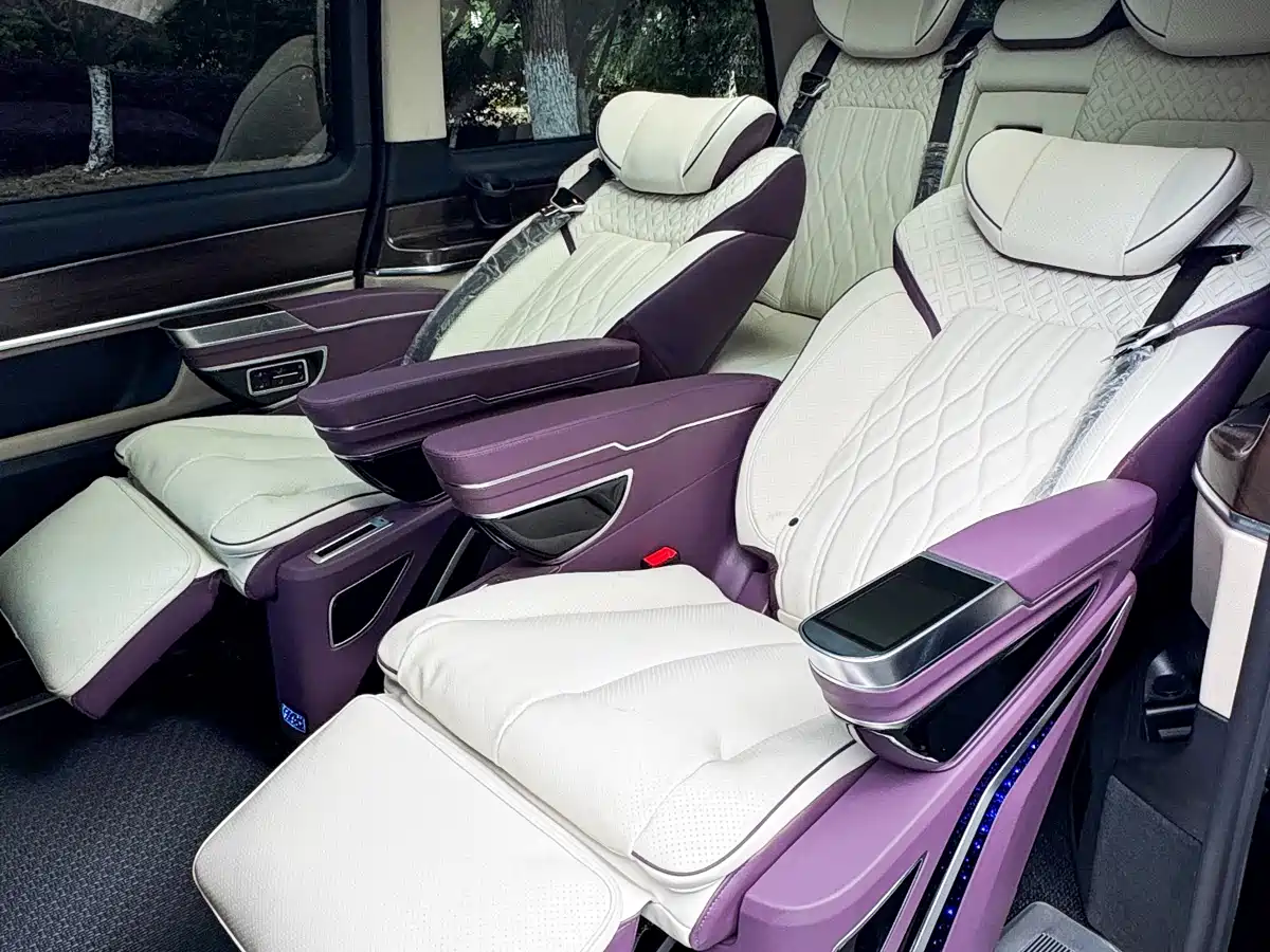 Mercedes-Benz V-Class 2022 V 260 Pilot Edition фото 15
