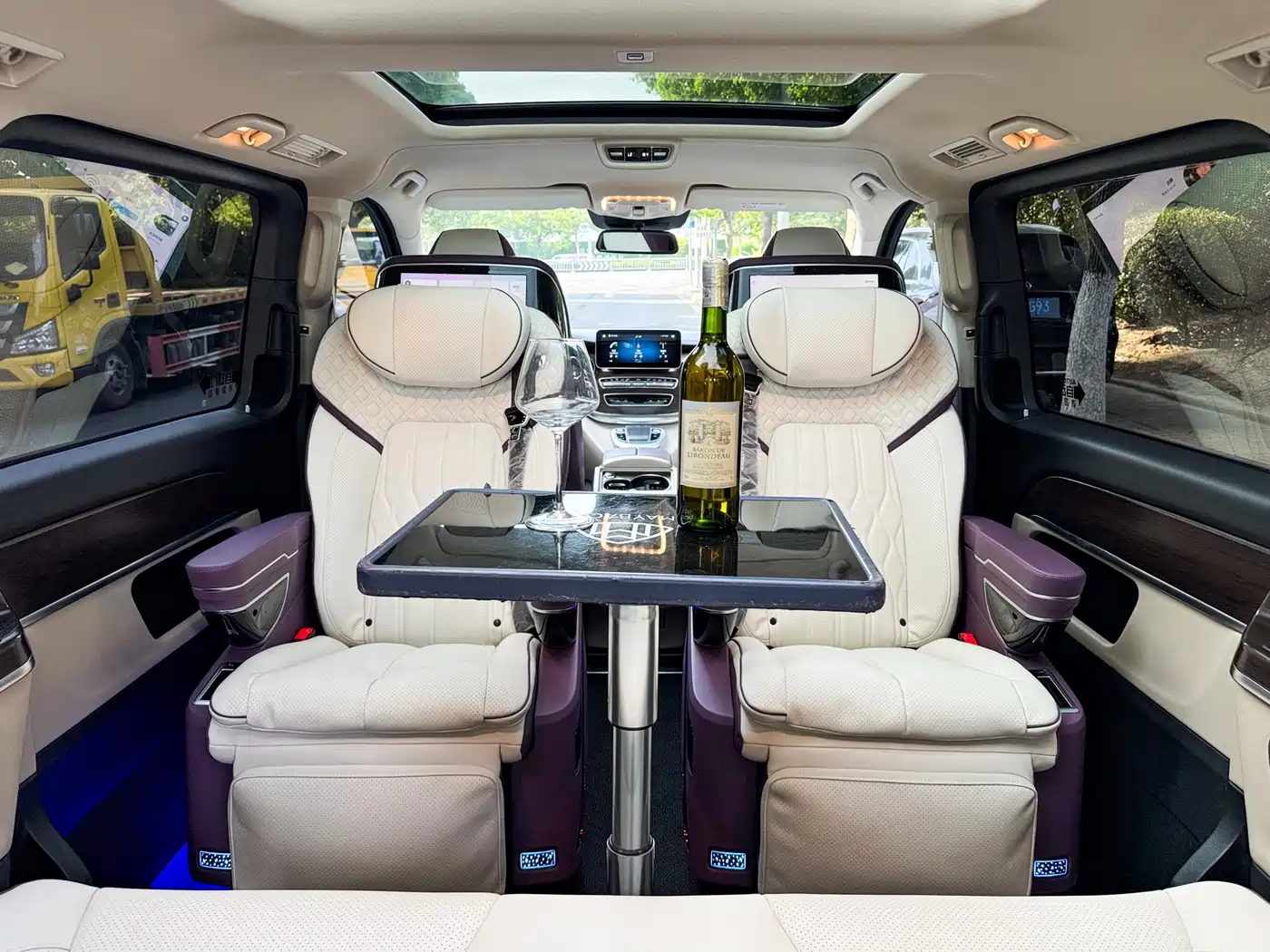 Mercedes-Benz V-Class 2022 V 260 Pilot Edition фото 34