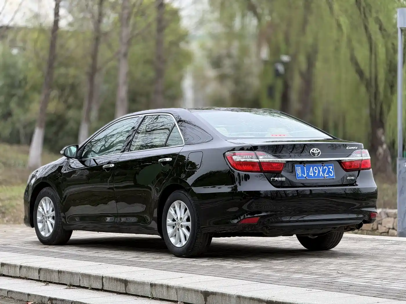 Toyota Camry 2015 2.0G Leading Edition фото 14