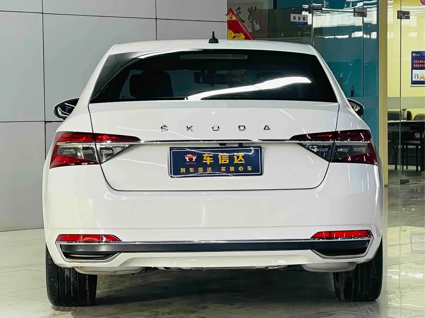 Škoda Superb 2021 TSI330 DSG Comfort Edition фото 4