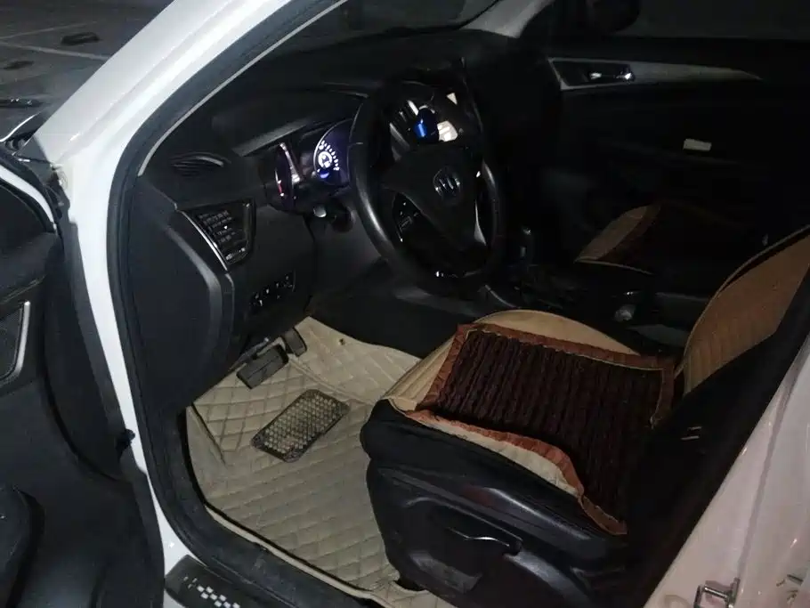 Changan CS75 2015 2014 1.8T Automatic Elite (China IV)