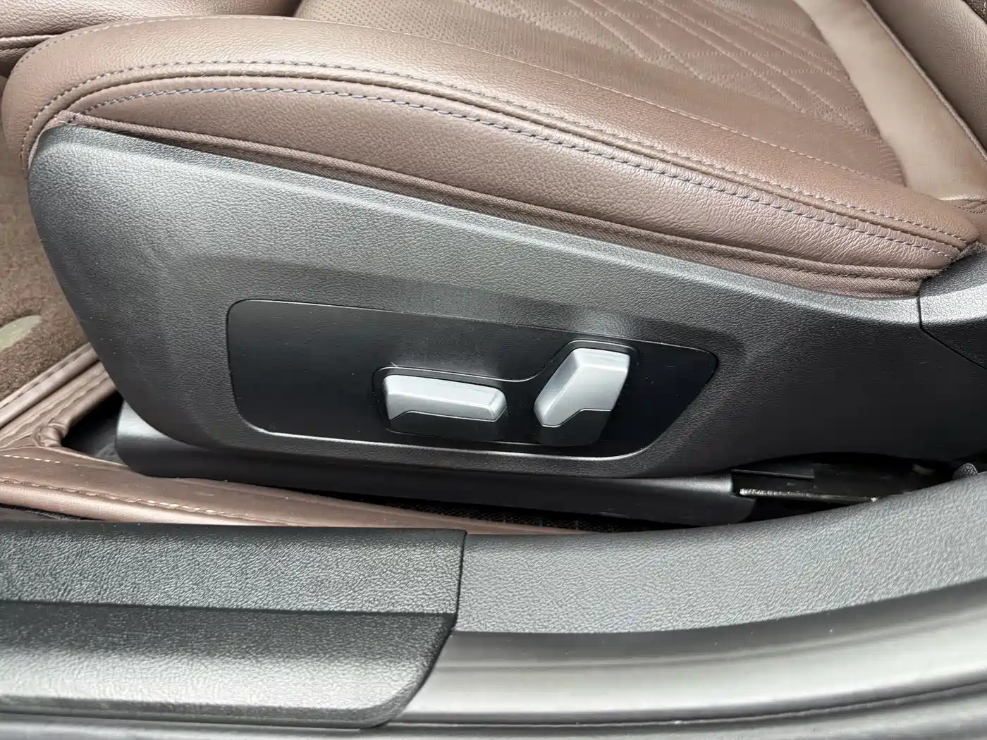 BMW 3 Series 2023 320Li M Sport Package фото 12