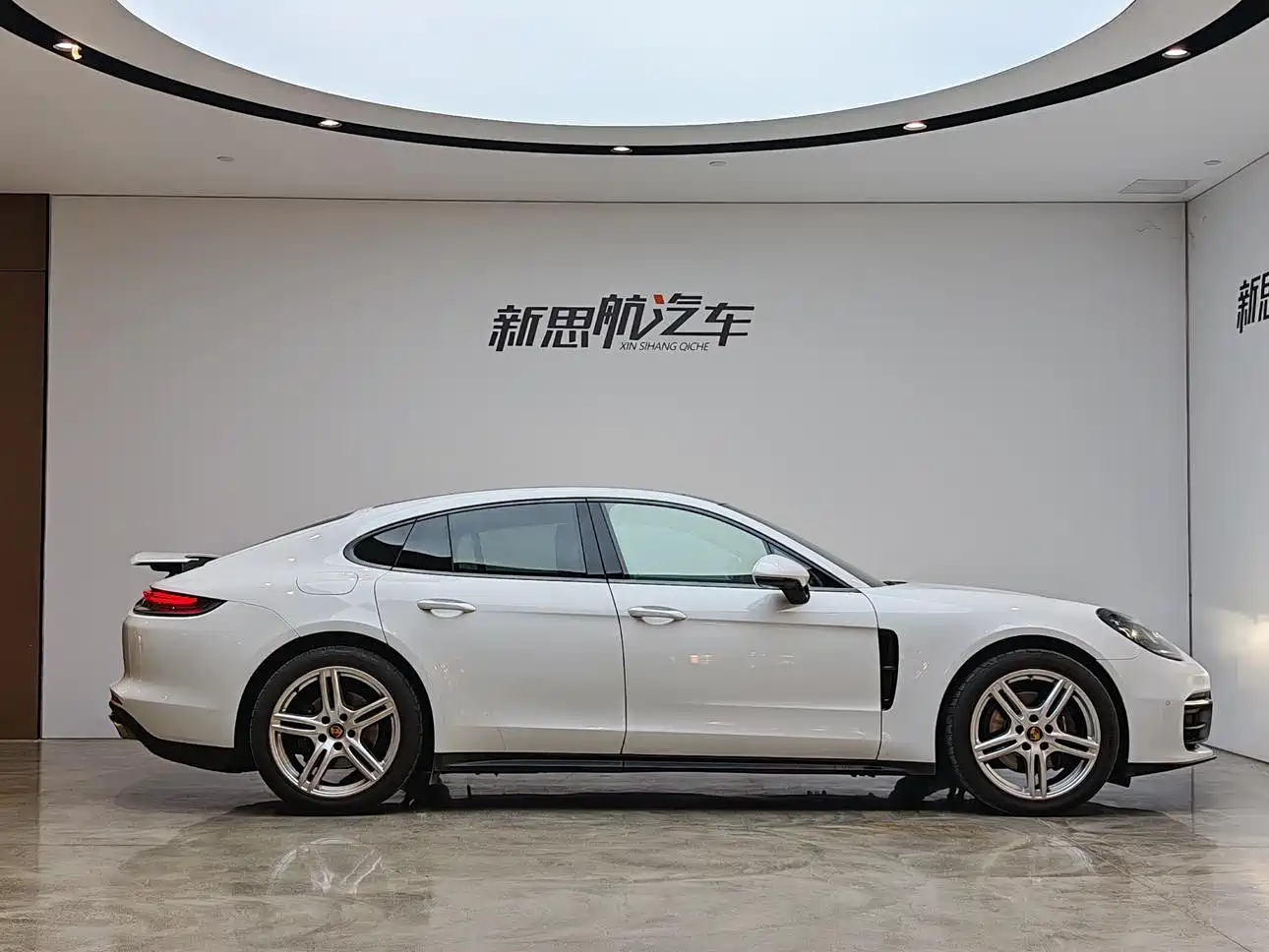 Фото 4 - Porsche Panamera