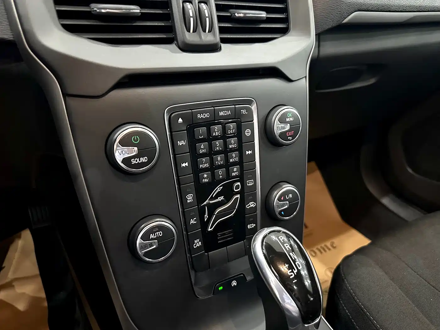 Фото 21 - Volvo V40