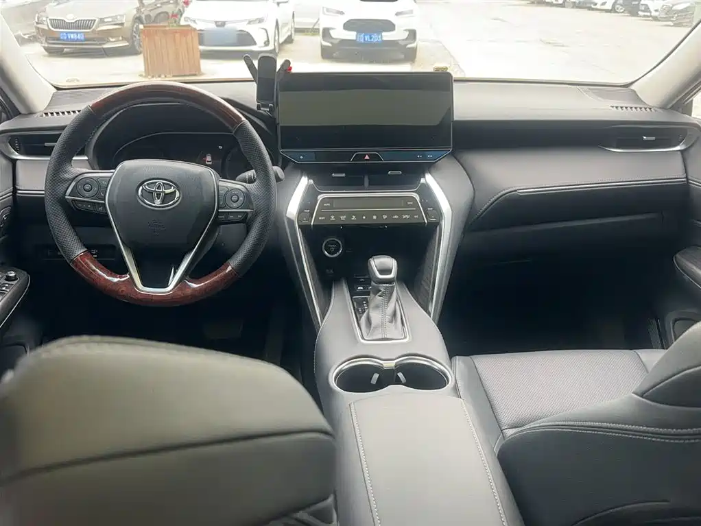 Toyota Lingfang HARRIER 2023 Hybrid 2.5L CVT 4WD Premium Edition фото 4