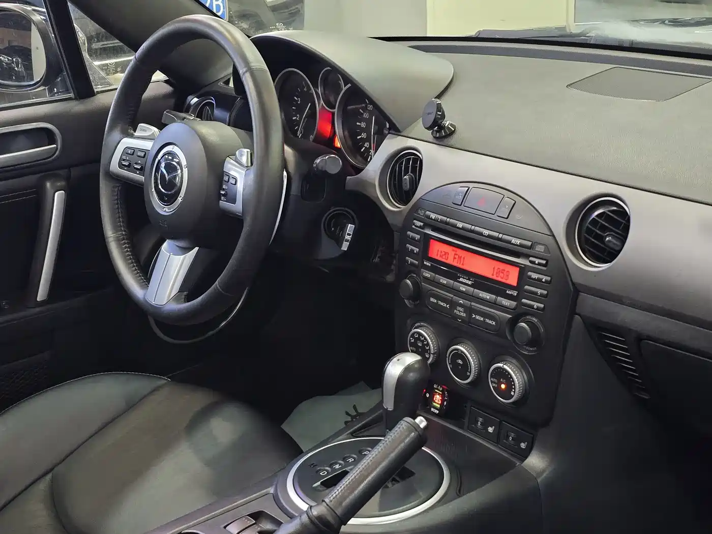 Mazda MX-5 2010 2009 2.0