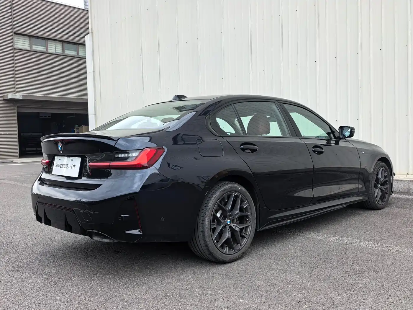 BMW 3 Series 2025 330Li M Sport Night Edition фото 8