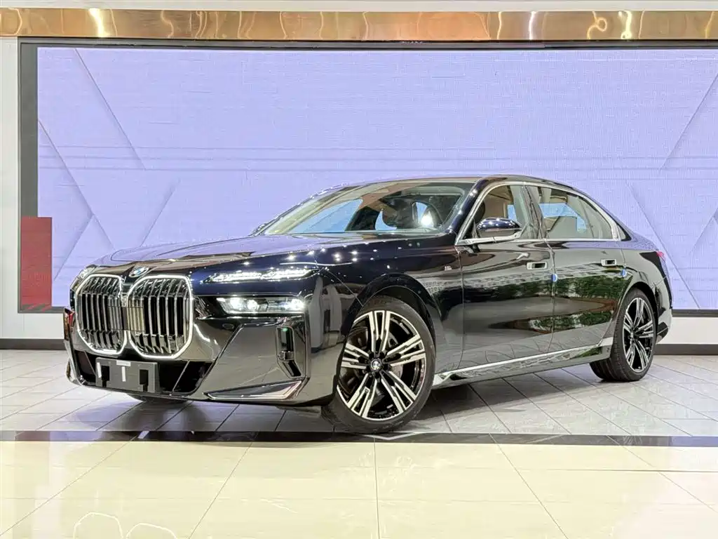 BMW 7 Series 2023 Model 740Li Leading M Sport Package фото 5