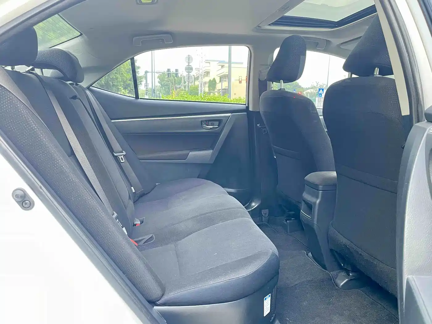 Toyota Corolla Twin Engine E+ 2022 2019 1.8L E-CVT Leading Edition