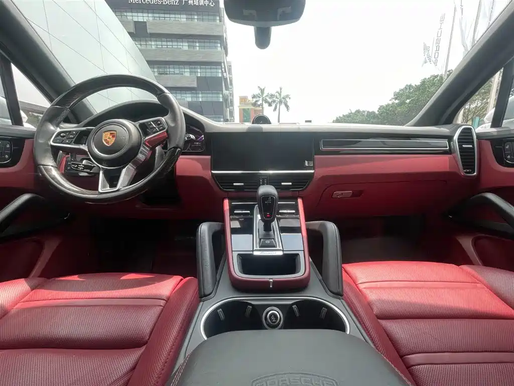 PORSCHE CAYENNE