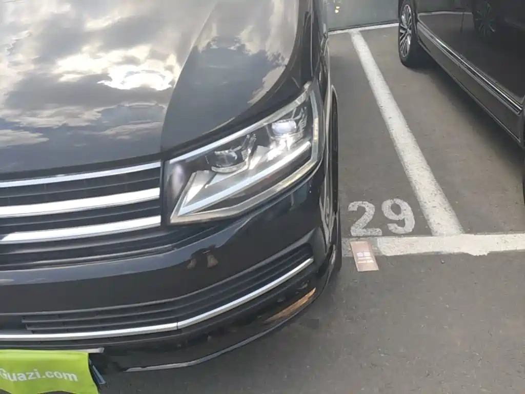 Volkswagen Multivan 2018 2018 2.0TSI 4WD Premium Edition 7-Seater