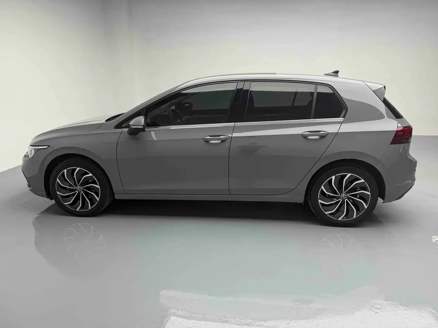 Volkswagen Golf 2023 Facelift 280TSI DSG Pro фото 16