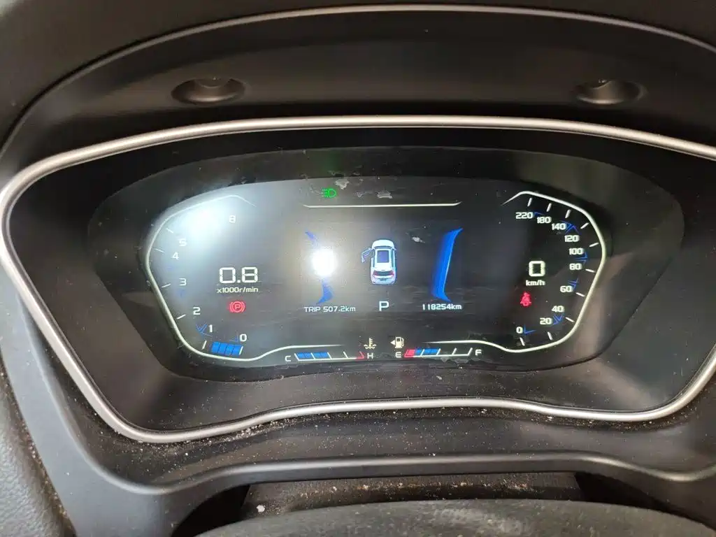 Фото 7 - Geely Emgrand X6