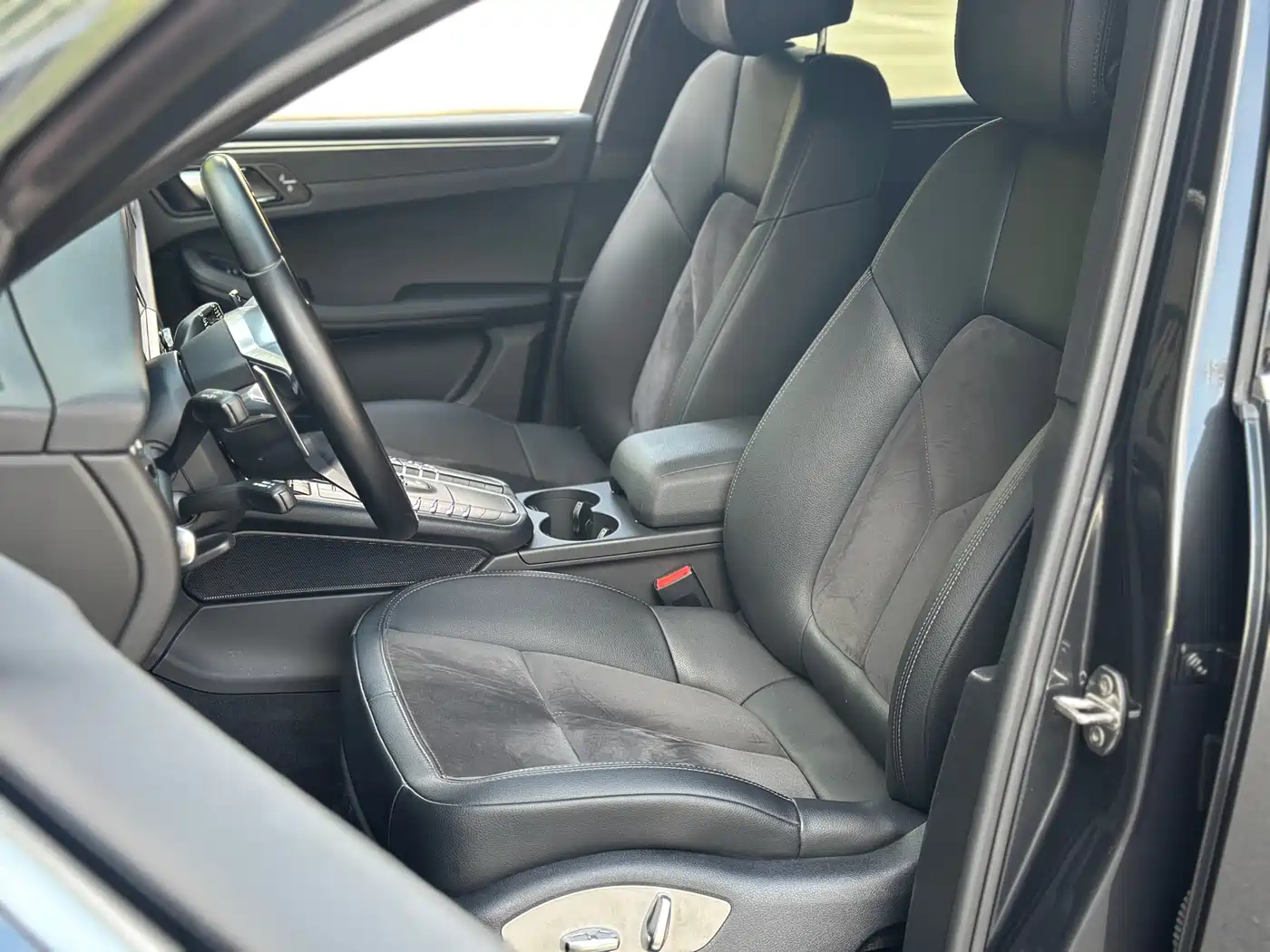 Porsche Macan 2021 Macan 2.0T фото 14