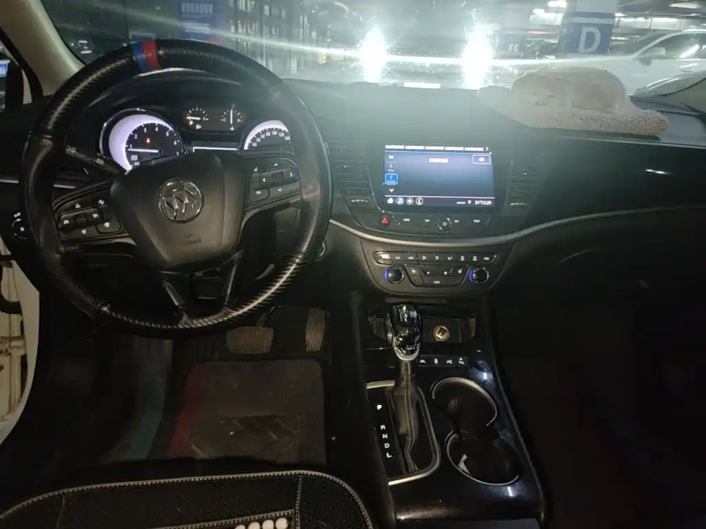 Photo 5 - Buick Verano