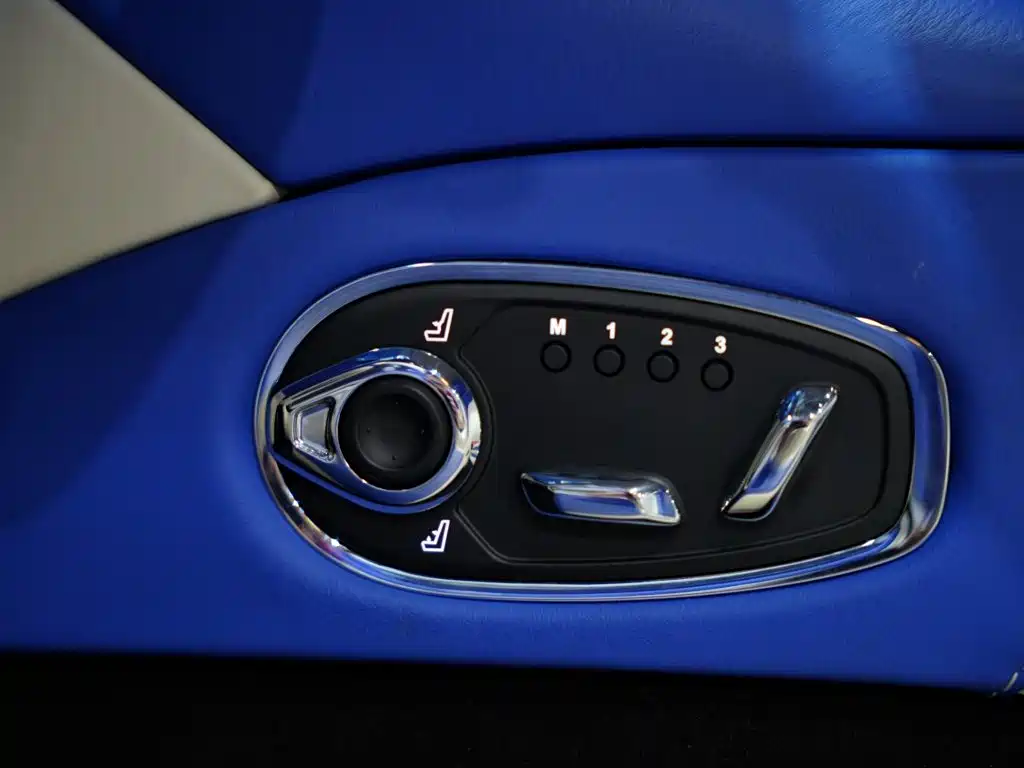 Aston Martin DB11 2022 2022 4.0T V8 Coupe
