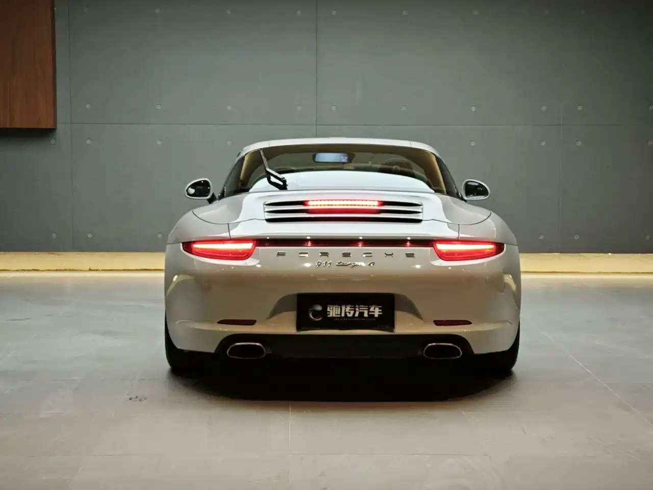 Photo 4 - Porsche 911
