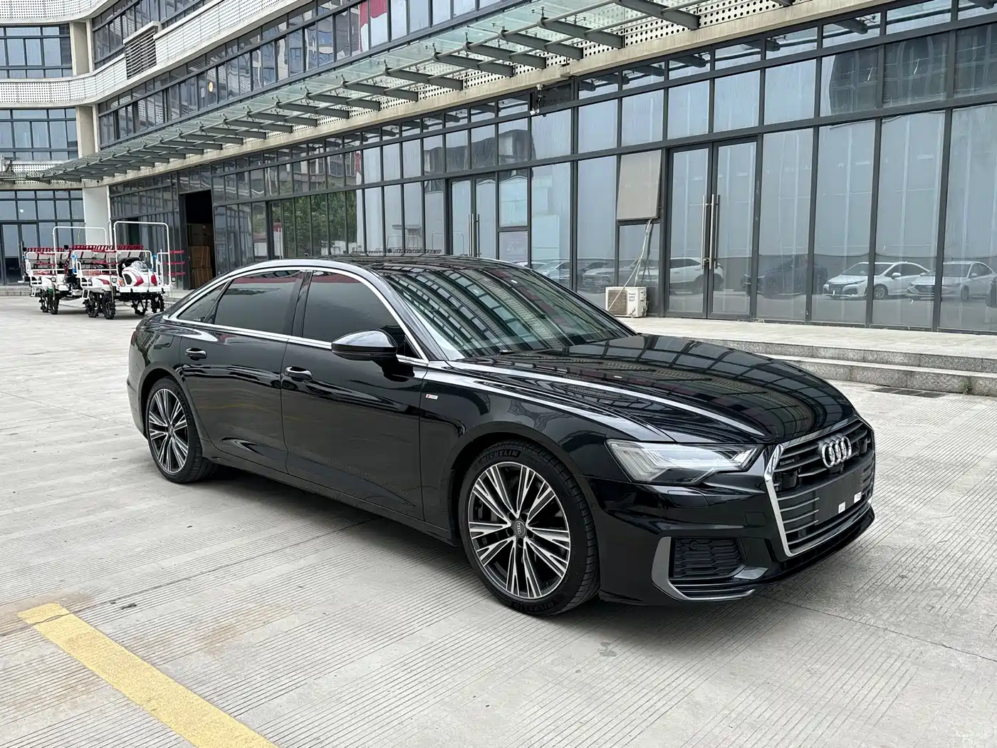 Audi A6L 2021 55 TFSI quattro Flagship Dynamic фото 3