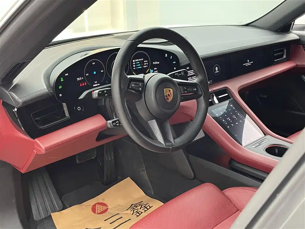 Porsche Taycan 2019 Taycan 4S фото 17