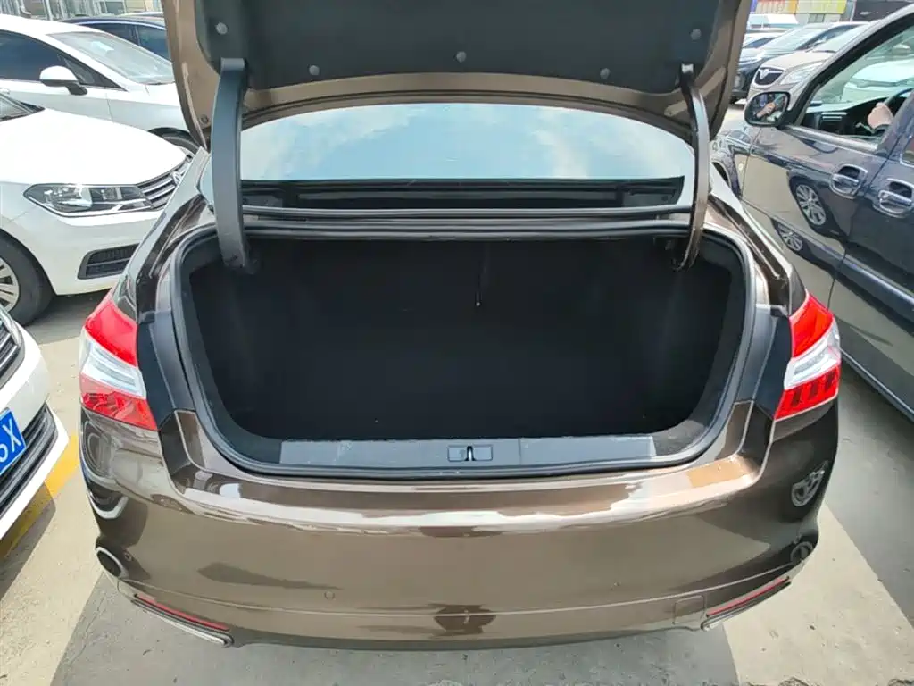 Peugeot 408 2016 1.6T Automatic Luxury Edition фото 19