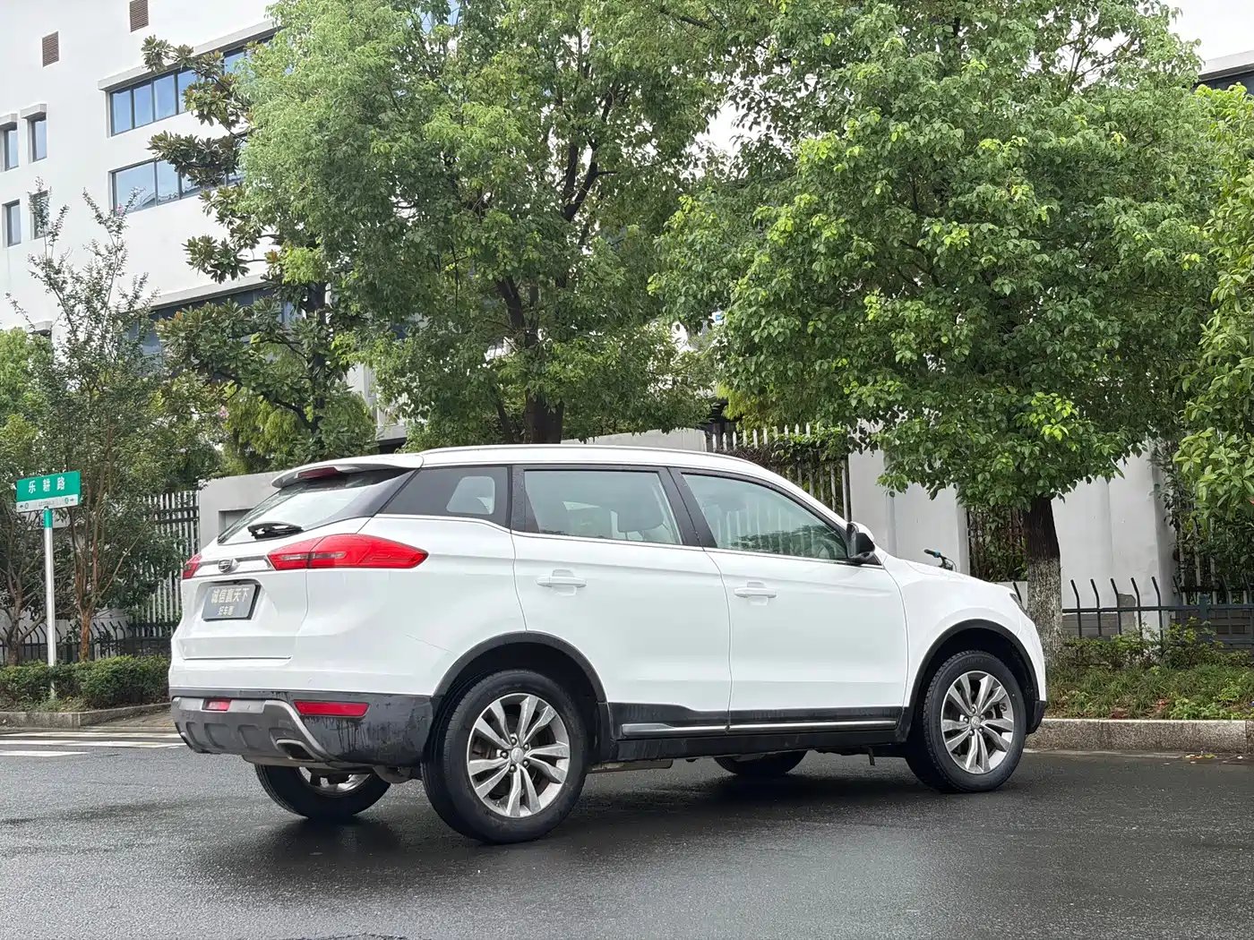 Фото 7 - Geely Boyue