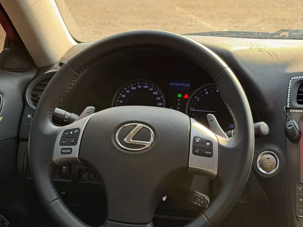 Фото 6 - Lexus IS