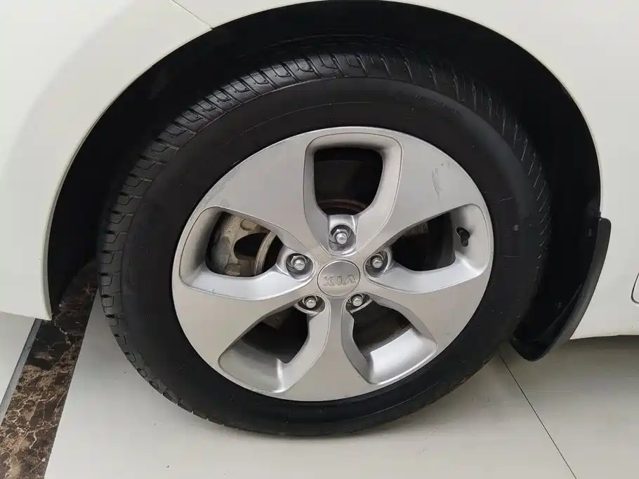 Kia Carens 2016 2013 2.0L 7-seat Auto Standard (China V)