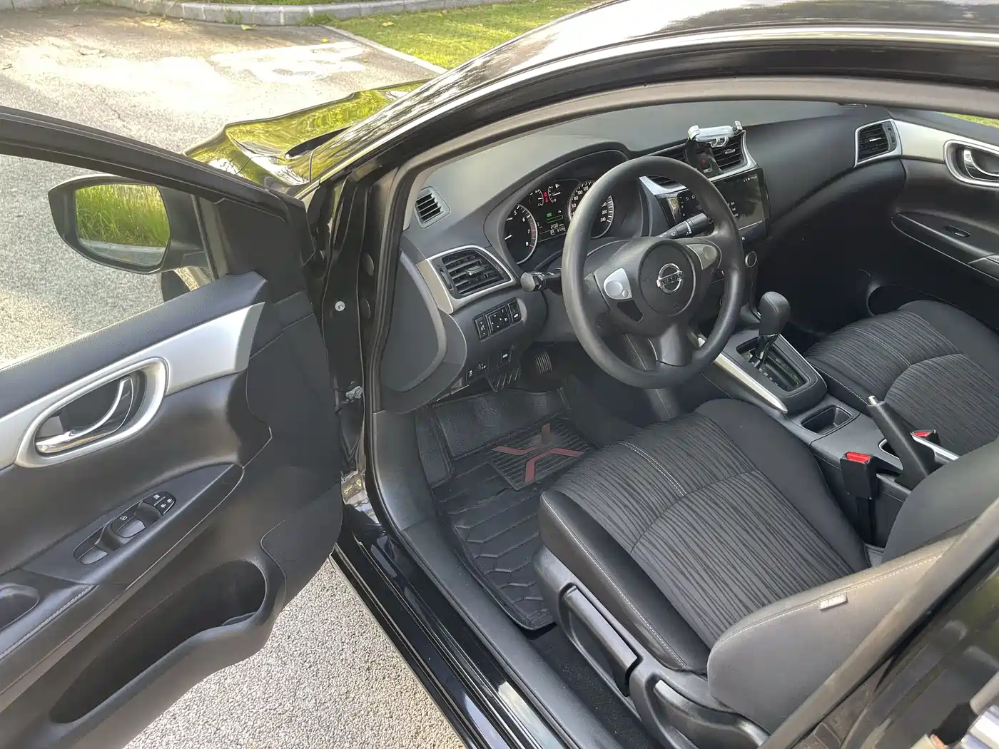 Nissan SYLPHY, миниатюра 8