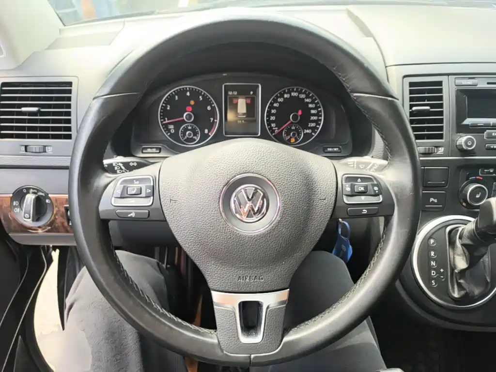 Volkswagen Multivan 2015 2012 2.0TSI 2WD Luxury Edition