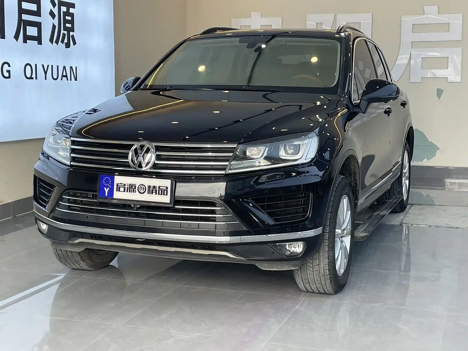 Фото 1 - Volkswagen Touareg